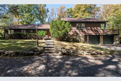 19 Ridgeview Road, Poughkeepsie, NY 12603 - Photo 1