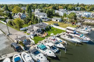 97 Ocean Ave, Bay Shore, NY 11706 - Photo 31