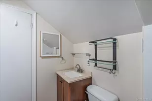 236 Duckpond Dr S, Wantagh, NY 11793 - Photo 21