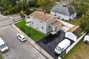 385 Clayton St, Central Islip, NY 11722 - Photo 33