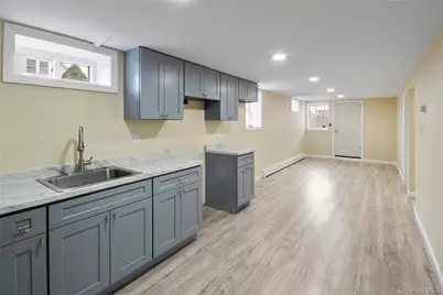 385 Clayton Street, Central Islip, NY 11722 - Photo 5