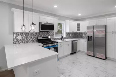 385 Clayton Street, Central Islip, NY 11722 - Photo 11