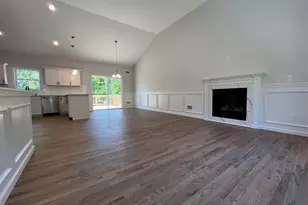 510 Scherger Ave, Patchogue, NY 11772 - Photo 5