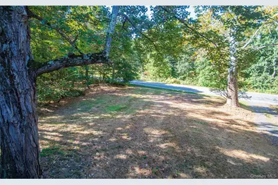 7 Phillips Road, Poughkeepsie, NY 12603 - Photo 5