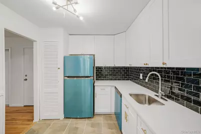 336 Lakeland Avenue #5D, Sayville, NY 11782 - Photo 19