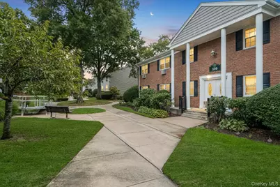 336 Lakeland Avenue #5D, Sayville, NY 11782 - Photo 3