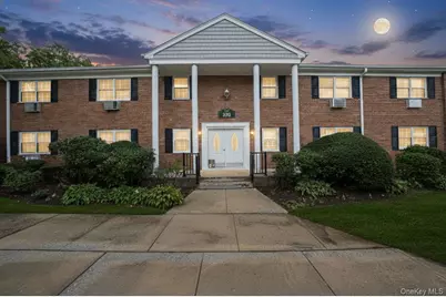 336 Lakeland Avenue #5D, Sayville, NY 11782 - Photo 1