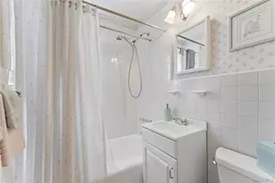 72-45 Little Neck Pkwy, Glen Oaks, NY 11004 - Photo 9