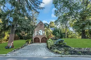 10 Soundview Crest, Manhasset, NY 11030 - Photo 37