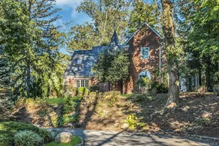 10 Soundview Crest, Manhasset, NY 11030 - Photo 3