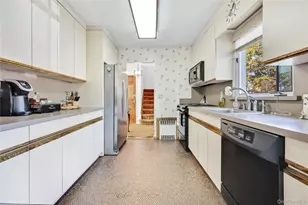 7 Park Cir, Cedarhurst, NY 11516 - Photo 11