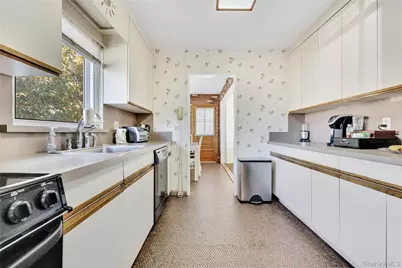 7 Park Circle, Cedarhurst, NY 11516 - Photo 13