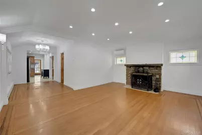 4408 Locust Point Drive, Bronx, NY 10465 - Photo 5