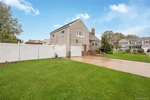 138 Eastgate Rd, Massapequa Park, NY 11762 - Photo 5