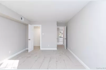 655 Middle Country Road #7B1, Coram, NY 11727 - Photo 13