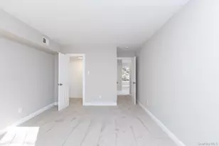 655 Middle Country Rd, Coram, NY 11727 - Photo 13