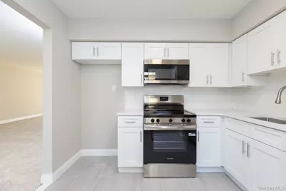 655 Middle Country Road #7B1, Coram, NY 11727 - Photo 11