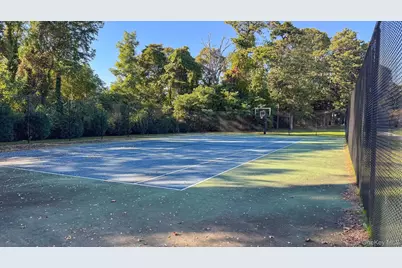 655 Middle Country Road #7B1, Coram, NY 11727 - Photo 17