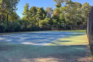 655 Middle Country Rd, Coram, NY 11727 - Photo 17