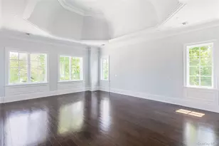 6 Foxwood Rd, Great Neck, NY 11024 - Photo 21