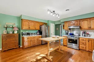 319 Bliss Ln, Valley Cottage, NY 10989 - Photo 15