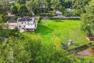 61 Old Indian Head Rd, Commack, NY 11725 - Photo 41