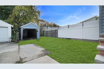 10520 Remington Sreeet, Jamaica, NY 11435 - Photo 7