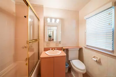 18 Lomond Place, New Rochelle, NY 10804 - Photo 13