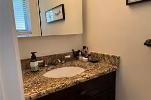 41 Lawrence Dr, White Plains, NY 10603 - Photo 17