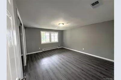 8 Lexington Court, Coram, NY 11727 - Photo 9