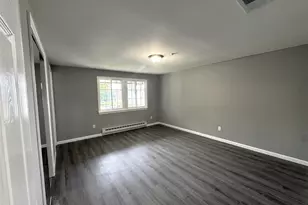 8 Lexington Ct, Coram, NY 11727 - Photo 9