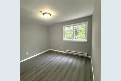 8 Lexington Court, Coram, NY 11727 - Photo 13