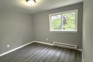 8 Lexington Ct, Coram, NY 11727 - Photo 13