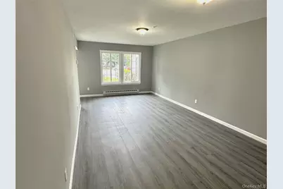 8 Lexington Court, Coram, NY 11727 - Photo 3