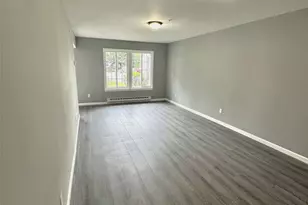 8 Lexington Ct, Coram, NY 11727 - Photo 3