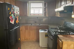 854 Throgs Neck Expressway, Bronx, NY 10465 - Photo 9