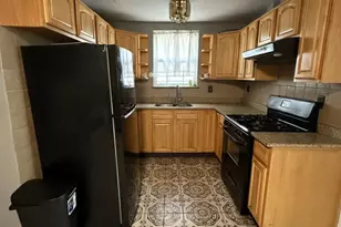 854 Throgs Neck Expressway, Bronx, NY 10465 - Photo 3