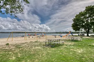 385 Cottage Pl, Southold, NY 11971 - Photo 13