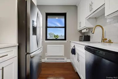 693 Wantagh Avenue, Wantagh, NY 11793 - Photo 13