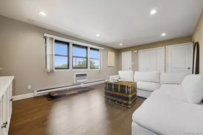 693 Wantagh Avenue, Wantagh, NY 11793 - Photo 7