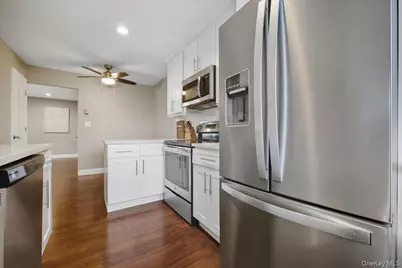 693 Wantagh Avenue, Wantagh, NY 11793 - Photo 15