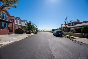 289 Exeter St, Brooklyn, NY 11235 - Photo 19