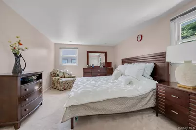 38 Loretta Drive, Syosset, NY 11791 - Photo 15