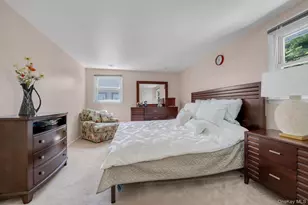 38 Loretta Dr, Syosset, NY 11791 - Photo 15