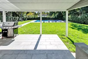 35 Suffolk Rd, Hampton Bays, NY 11946 - Photo 7