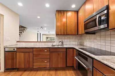 9 Round Hill Road, Dobbs Ferry, NY 10522 - Photo 13