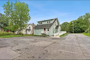 1018 Roanoke Ave, Riverhead, NY 11901 - Photo 23