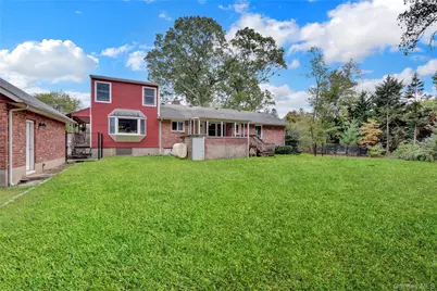 60 South Avenue, Smithtown, NY 11787 - Photo 27