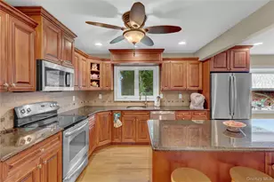 60 South Ave, Smithtown, NY 11787 - Photo 7