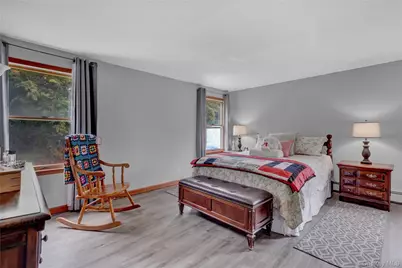 60 South Avenue, Smithtown, NY 11787 - Photo 15